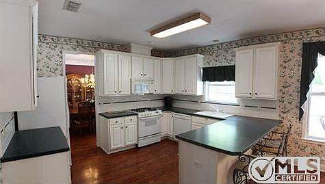 3rd image of 6552 Spicewood Ln