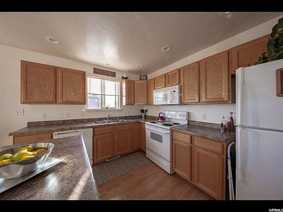 4th image of 483 W Granary Pl