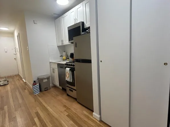 143 West 69th Street image 9 of 16