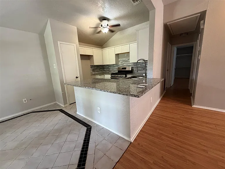 11050 Rainbow Glen Dr — Photo 3