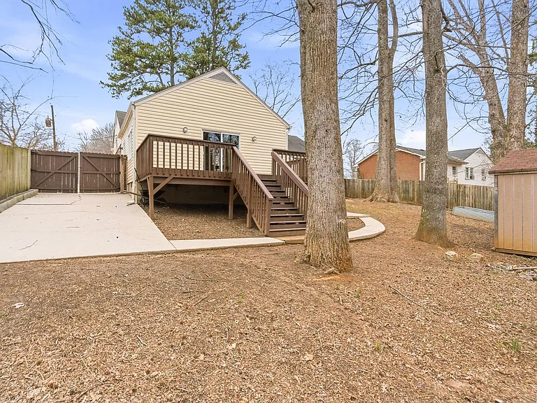 1456 London Dr — Photo 6