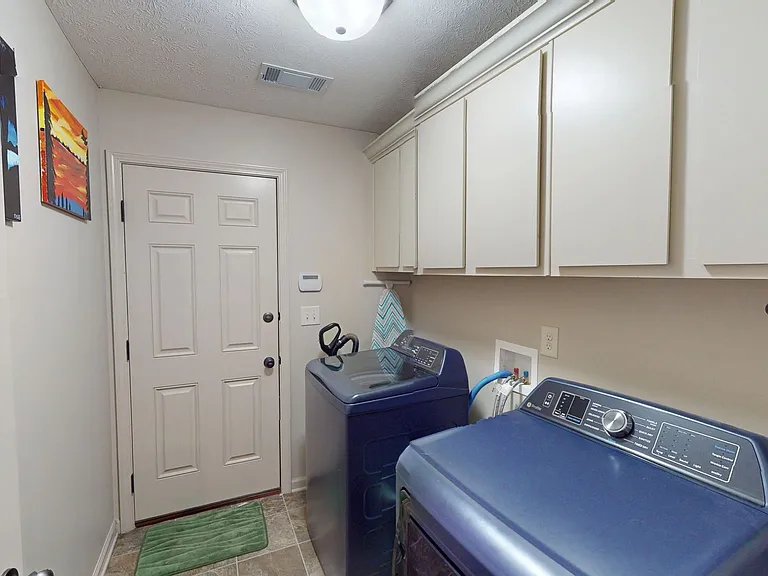 10533 Duncannon Trl — Photo 39