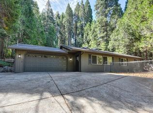 5550 Robinhood Ln, Pollock Pines, CA 95726