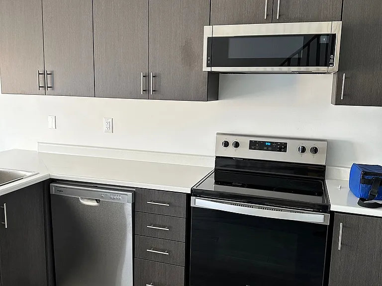163 Hunt St N #101 — Photo 9