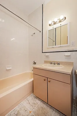 Rented by Perry Associates NYC Inc | media 6