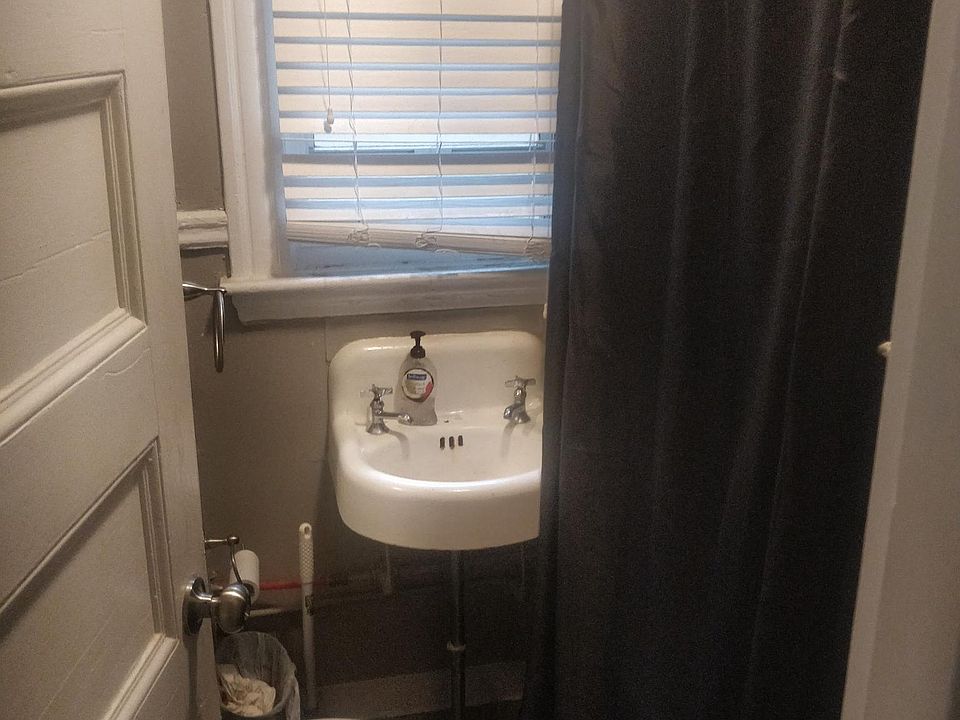 2nd image of 346 Chelsea St #1E
