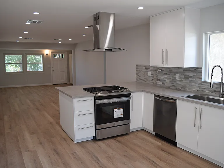 8848 Katherine Ave — Photo 14