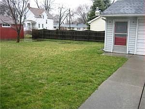 4th image of 90 Linwood Ave
