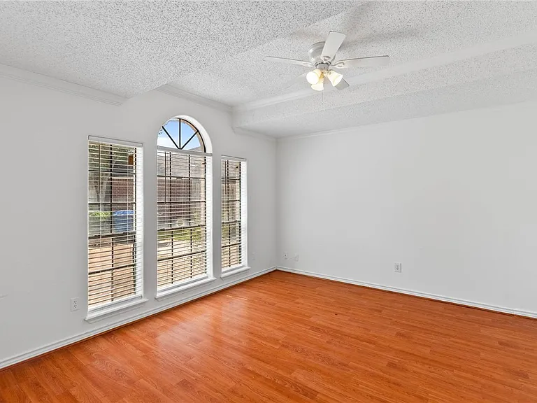 6234 Jessica Dr — Photo 6