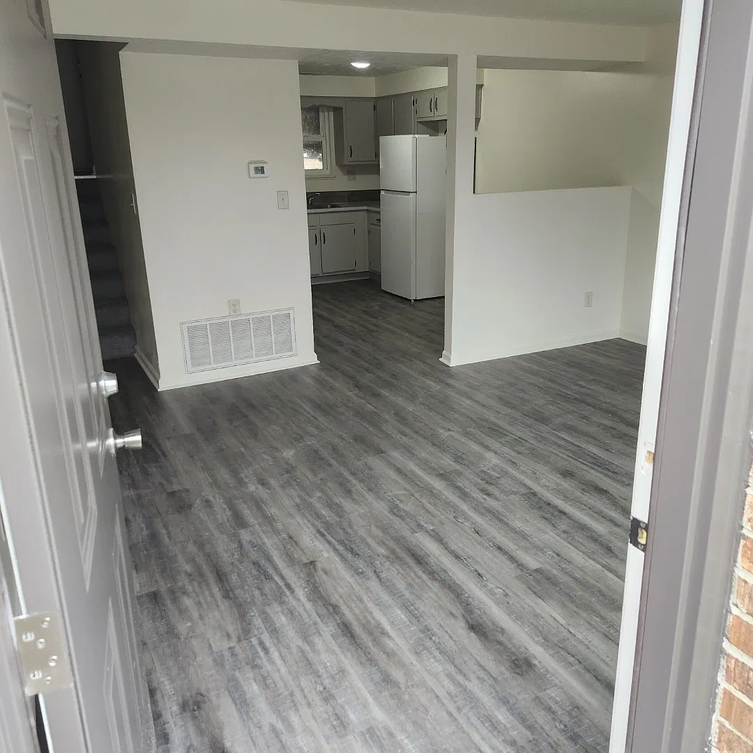 2 bed, 900 sqft, $925 — Photo 2