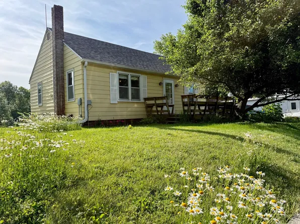 116 East St, Kellogg, IA 50135
