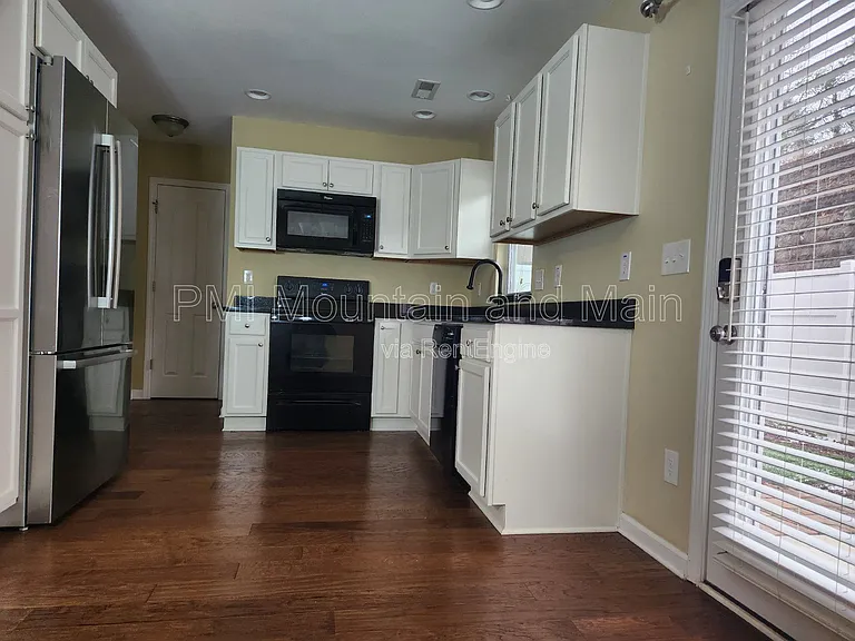 19 Barnett Shoals Dr — Photo 7