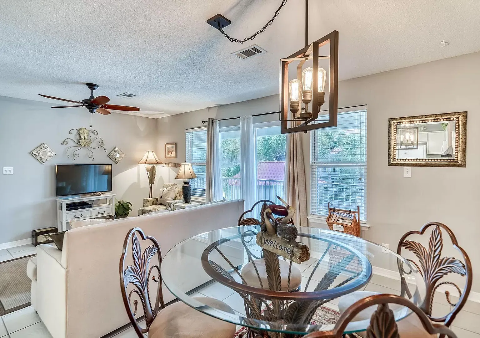 1 br condo on 30a. New remodeled & furnishings. Walking distance to everything! — Photo 2