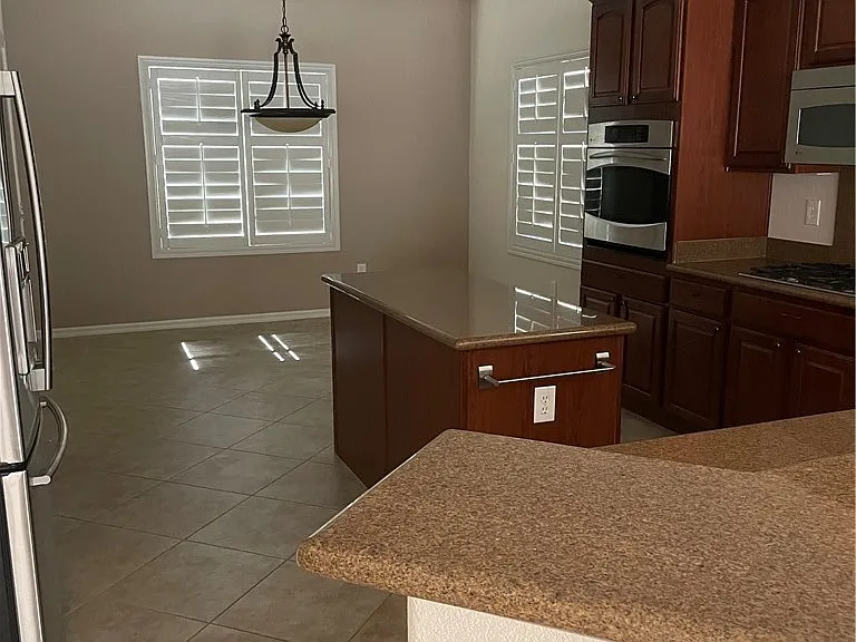2356 Orangeburg Pl — Photo 22