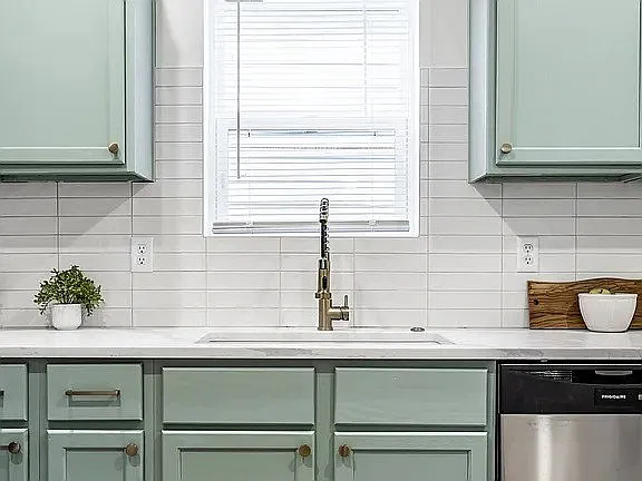849 N Oakland Ave — Photo 17