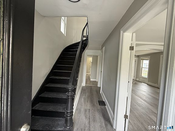 4th image of 180 Portsea Street