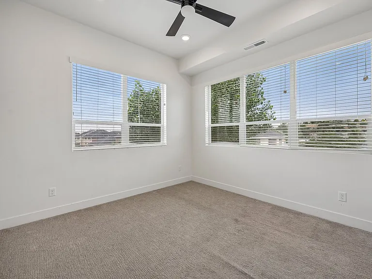 Wasatch View Apartments — Photo 78
