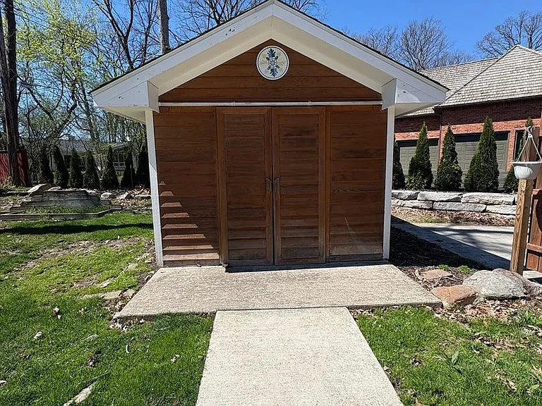 24975 Franklin Park Dr — Photo 27