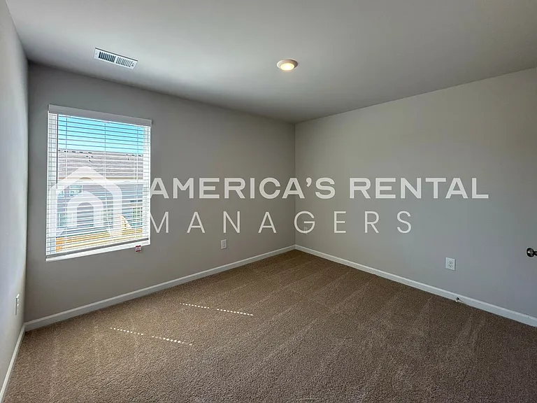 100 River Grass Dr — Photo 27