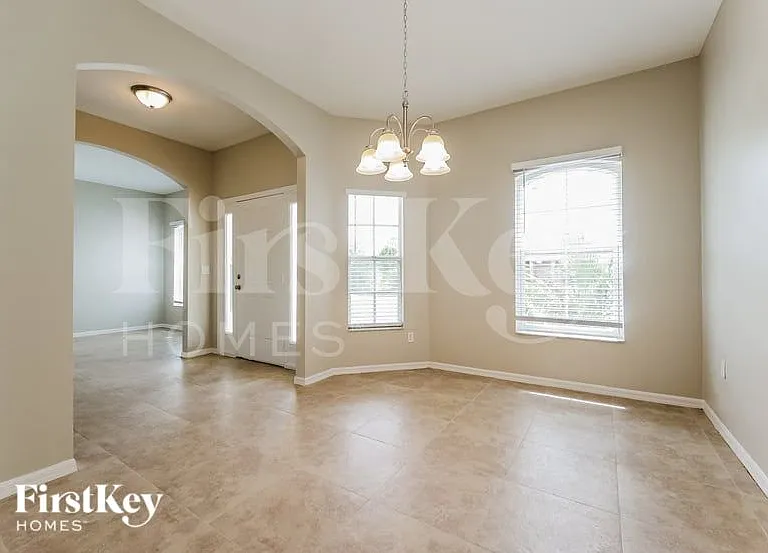820 Poinsettia Ave — Photo 6