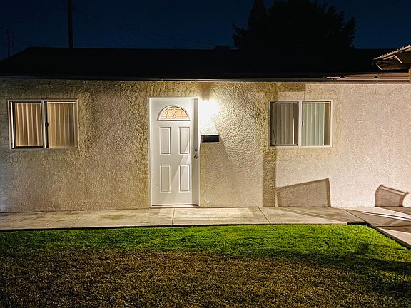 3rd image of 4014 N Foxdale Ave