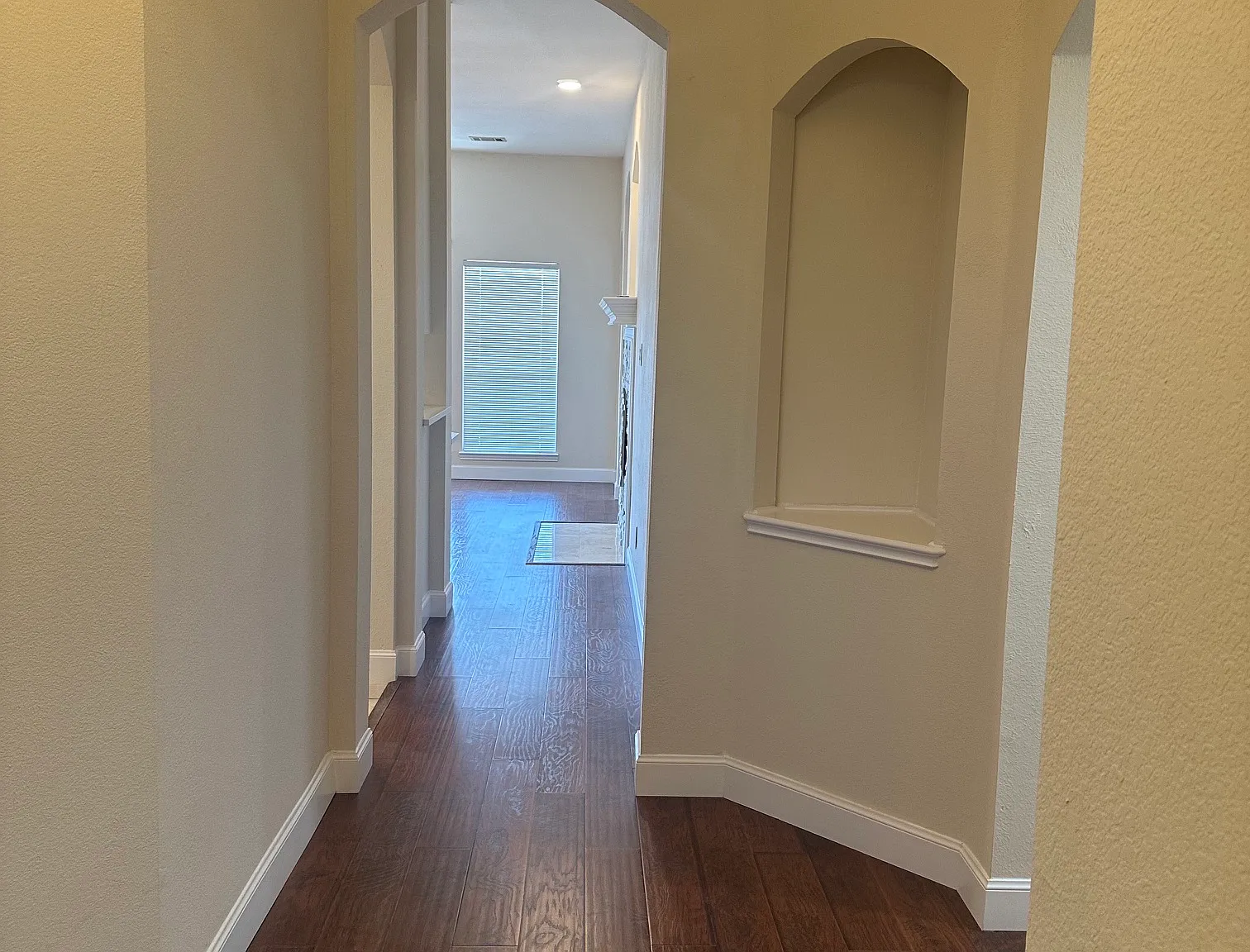 4 bed, 1804 sqft, $2,595 — Photo 2