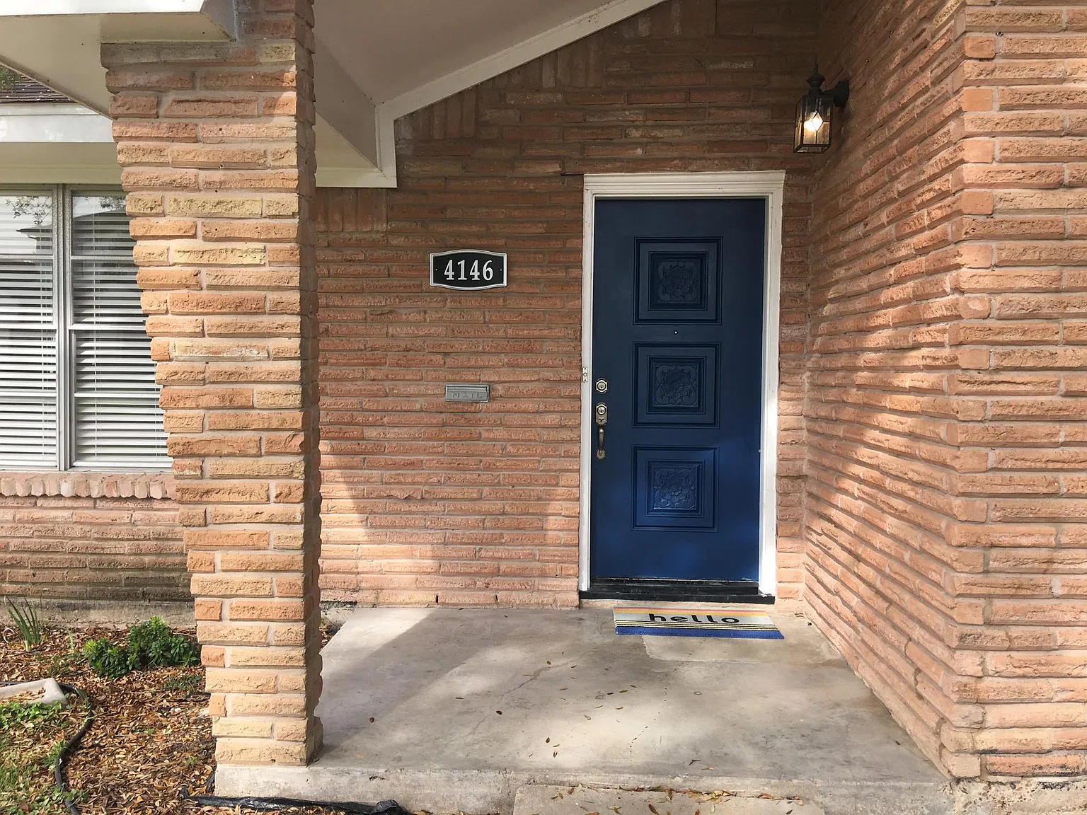 3 bed, 2.5 bath, 2313 sqft, $2,300 — Photo 2
