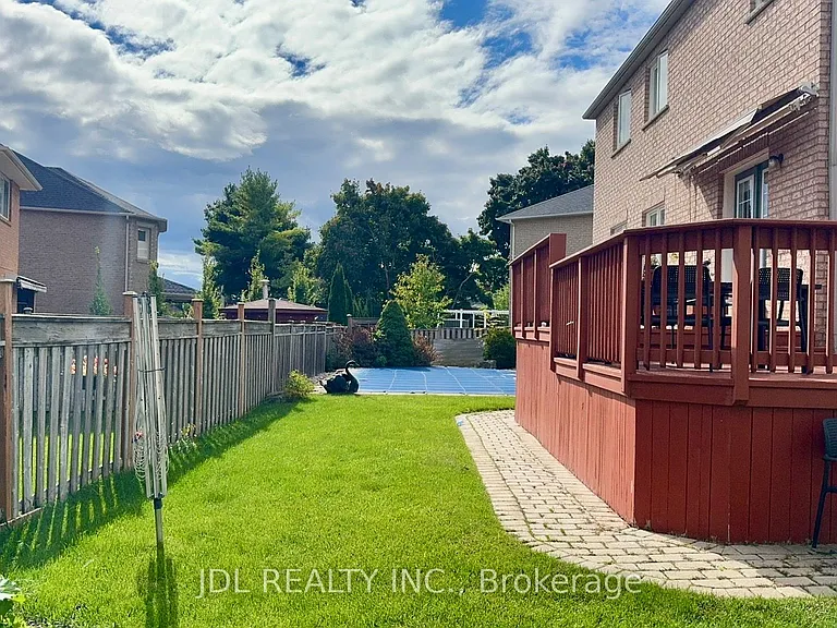 21 Brookgreene Cres — Photo 3
