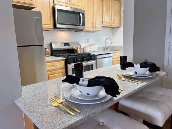 The Metropolitan Wynnewood, 250 E Wynnewood Rd, Wynnewood, PA 19096