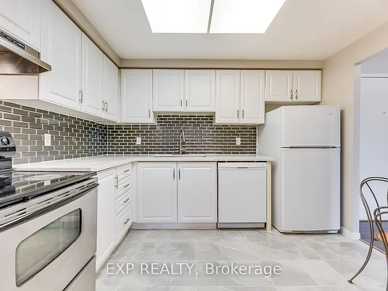 135 Hillcrest Ave #205 — Photo 8