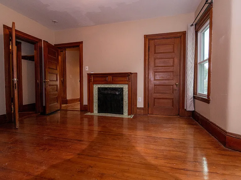 305 Central St — Photo 17