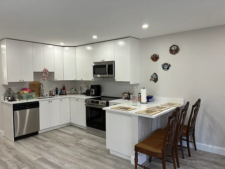 122 Buttonwood St #4 — Photo 6