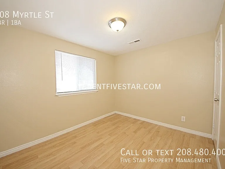 708 Myrtle St — Photo 8