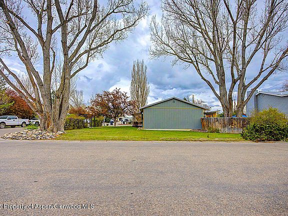 5th image of 388 Cedar Cir