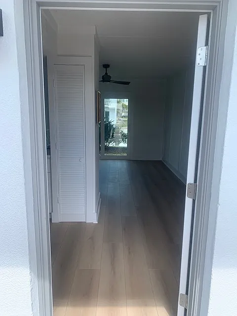 Entry into unit - 902 Gibbs Rd #183
