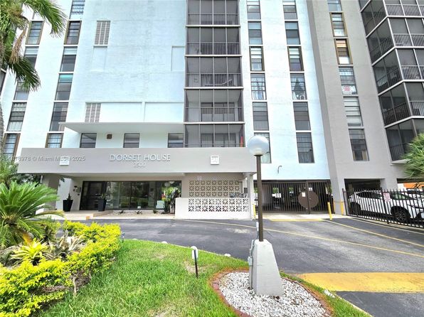 2500 NE 135th St #B208