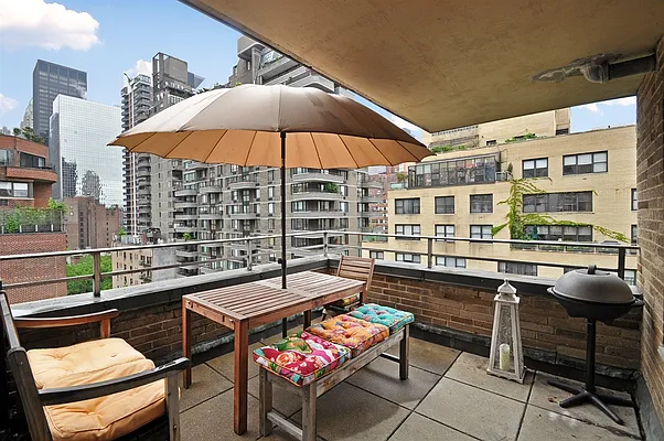 Sold by Corcoran | media 8