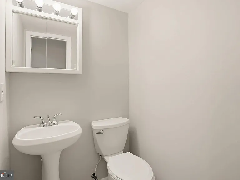 1382 Almond Dr — Photo 14