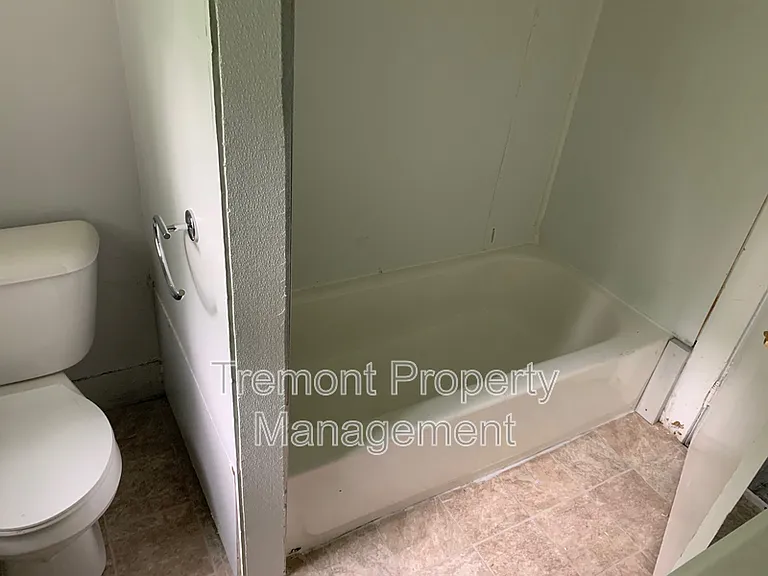 2702 Woodside St — Photo 12