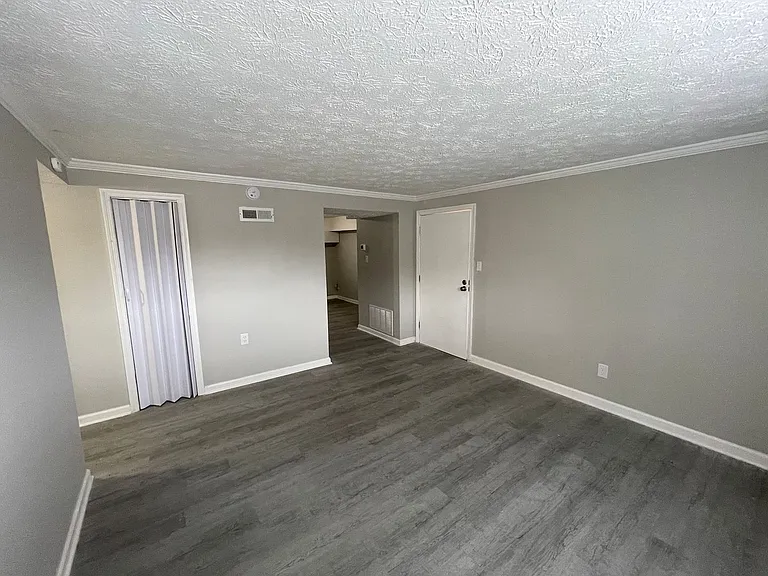 East Ridge Apartments — Photo 12