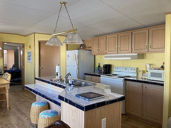 5th image of 8516 Rosebud Ln