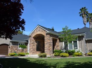 1495 Oakhurst Ave, Los Altos, CA 94024