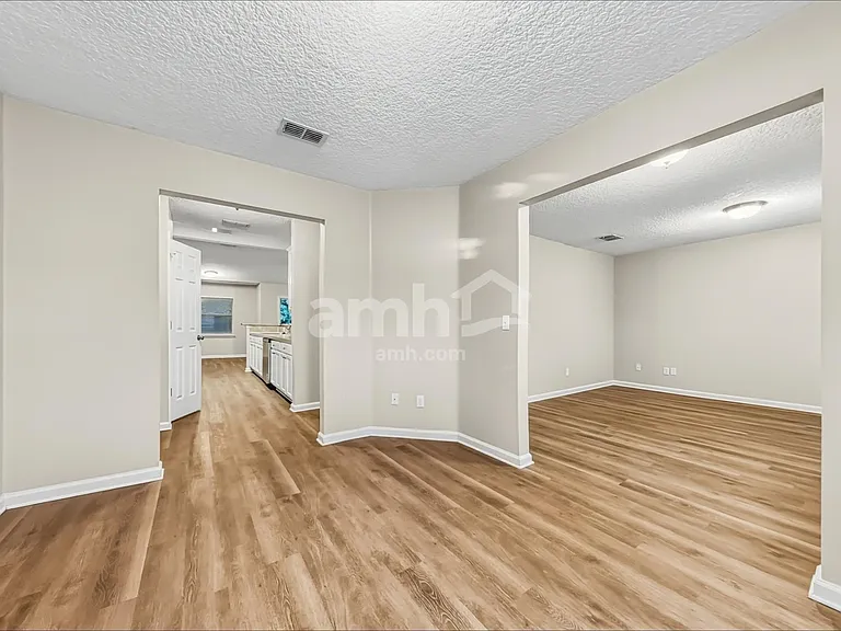 1379 Samantha Cir E — Photo 6