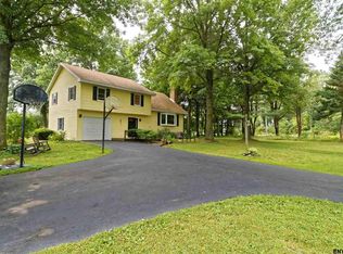 69 Crooked St, Scotia, NY 12302