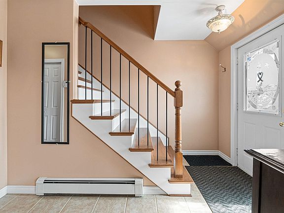 5th image of 362 Charles Rd