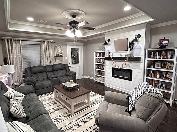 4th image of 28 Timber Ln