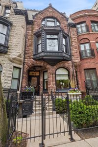 1242 N Astor St, Chicago, IL, 60610