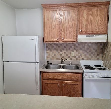 4th image of 47 Village Ct #47