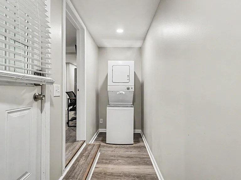 Dogwood Dr — Photo 8