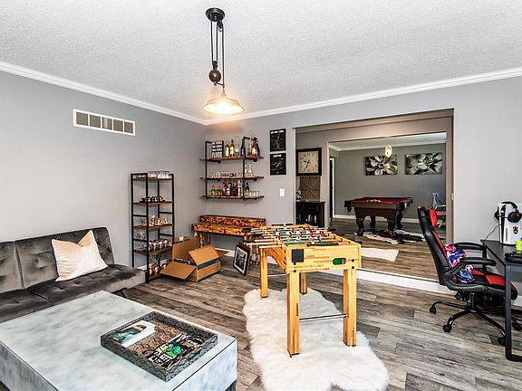 3rd image of 5354 Royalfield Dr